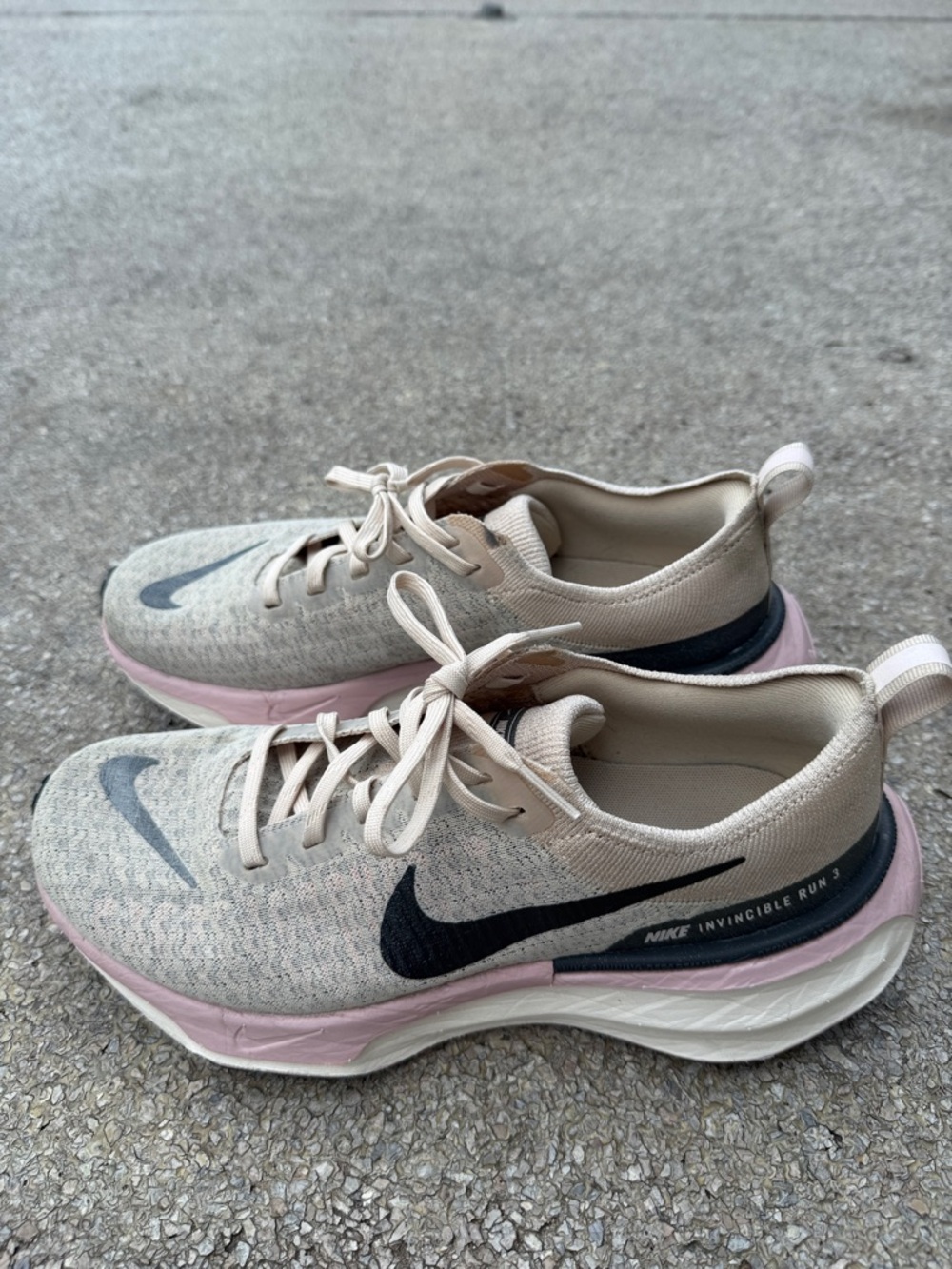 Nike Women's invincible run 3 Running Shoes in Beige with Pink and Black Swoosh